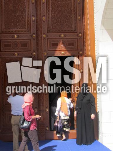 268 Eingangsportal zum Gebetssaal.JPG